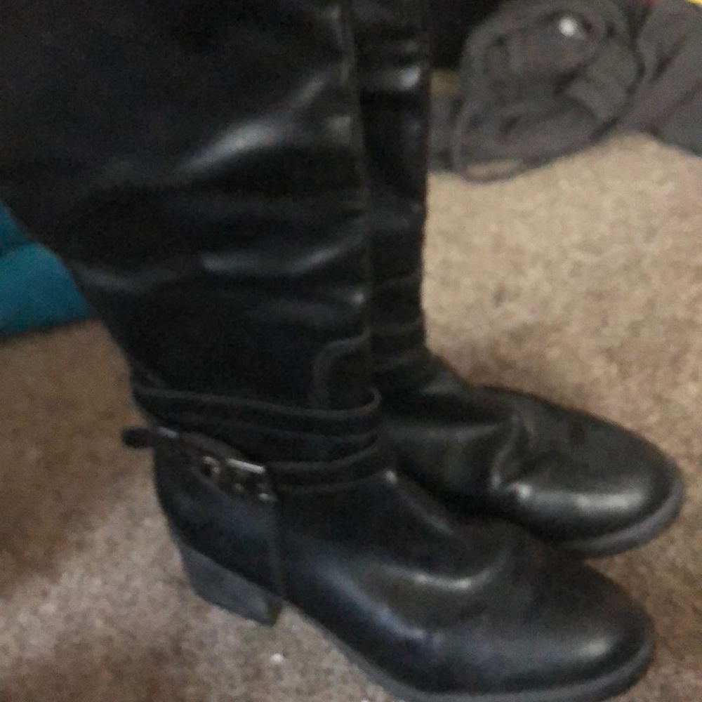 Boots - Picture 3 of 5